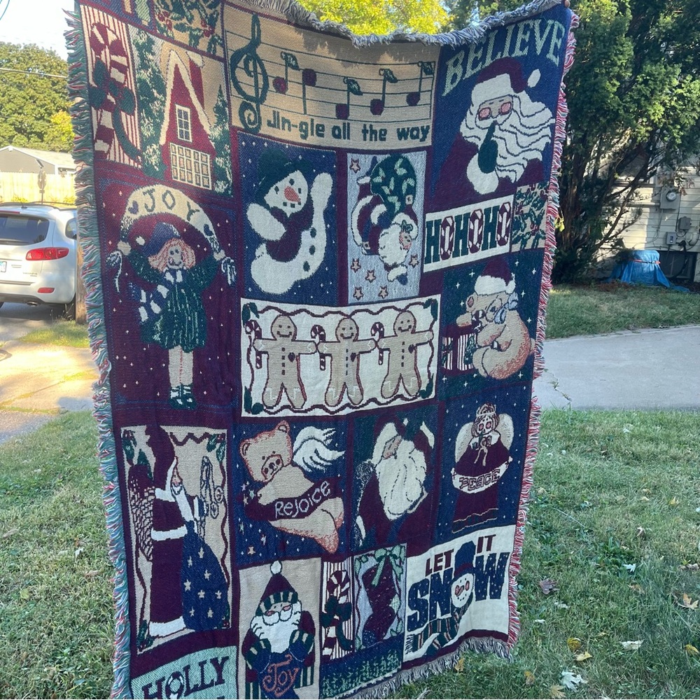 Christmas tapestry afghan throw by Howard Designs Santa gingerbread man 51”x75”